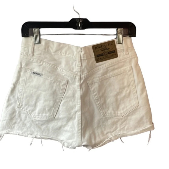 Jordache women's size 9 white denim shorts - Picture 2 of 3